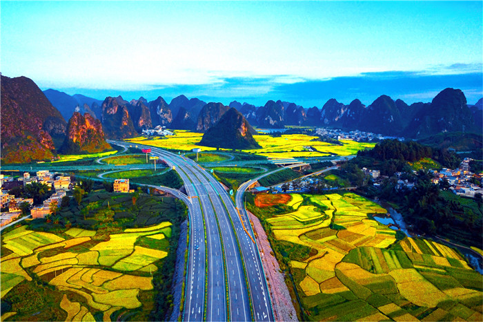 泼墨南疆，广西，作家笔下的神奇土地